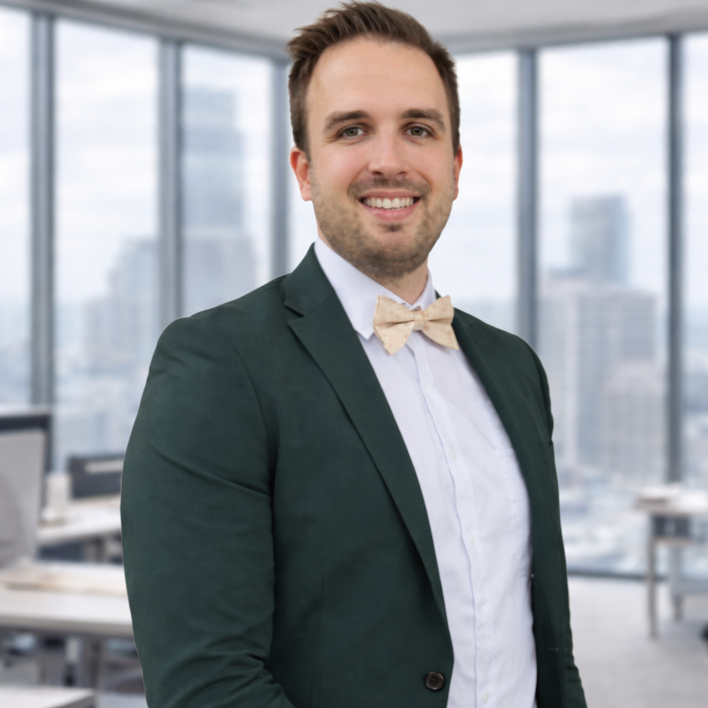 Immobilienmakler Edwin Krol aus Bottrop im Büro